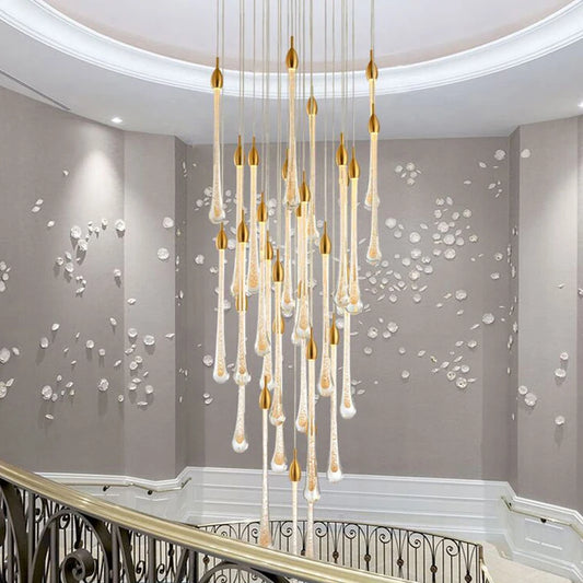 Lustre cristal goutte d'eau doré pour escalier et hall