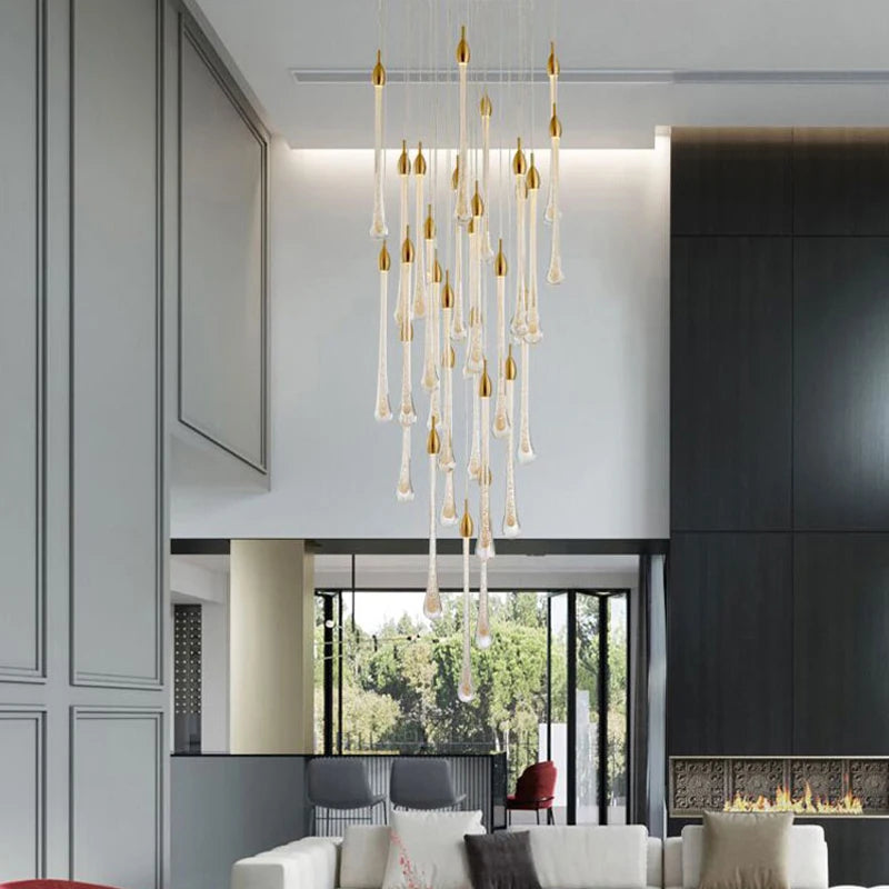 Lustre cristal goutte d'eau doré pour escalier et hall – vue 2