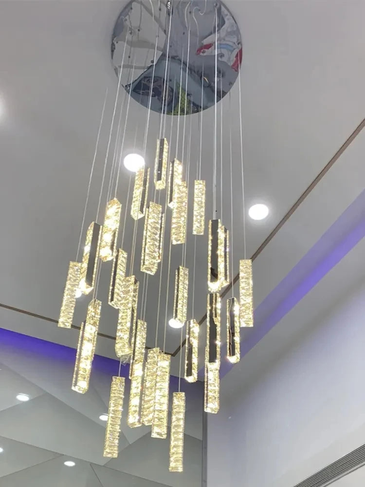 Lustre cristal argent et or LED pour escalier en spirale – vue 2