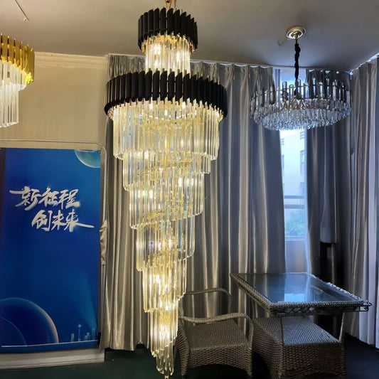 Grand lustre cristal long multi-niveaux noir pour hall et escalier